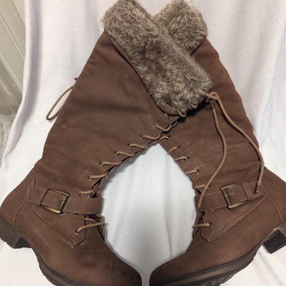 Lace up tall Fur Boot - Picture 2 of 4